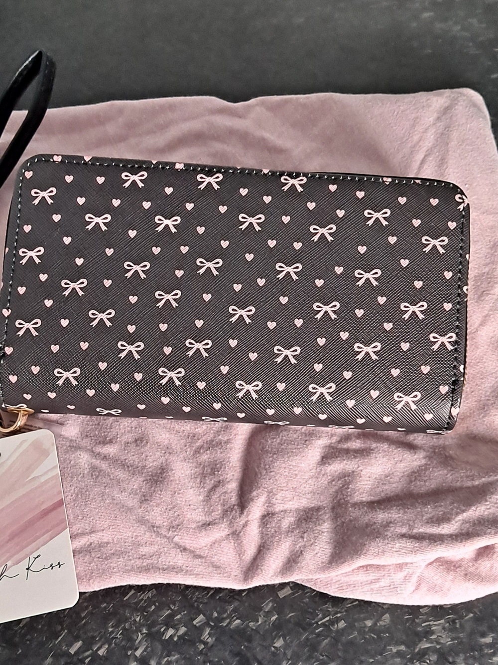 Black and Pink Bow & Heart Print Wristlet Wallet. (NWT) - Picture 3 of 15